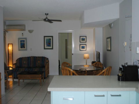 The Port Douglas Queenslander - Redcliffe Tourism 16