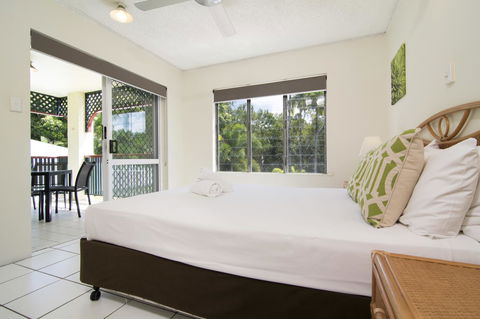 The Port Douglas Queenslander - Redcliffe Tourism 9