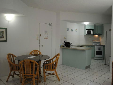The Port Douglas Queenslander - Redcliffe Tourism 20
