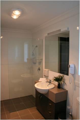 Drovers Motor Inn - Redcliffe Tourism 0