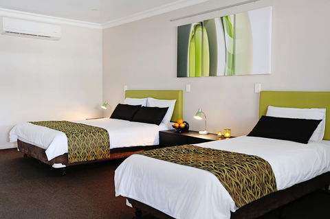 Drovers Motor Inn - Redcliffe Tourism 1