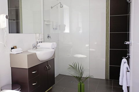 Drovers Motor Inn - Redcliffe Tourism 13