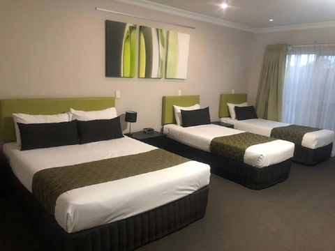 Drovers Motor Inn - Redcliffe Tourism 8