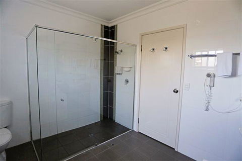 Drovers Motor Inn - Redcliffe Tourism 2