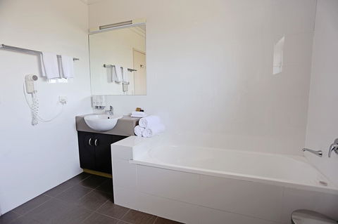 Drovers Motor Inn - Redcliffe Tourism 12