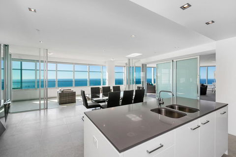 Q1 Resort & Spa - Official - Redcliffe Tourism 29