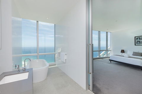 Q1 Resort & Spa - Official - Redcliffe Tourism 12