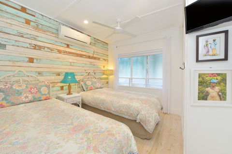 Jamaica Beach House - Redcliffe Tourism 43
