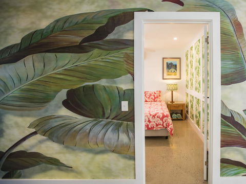 Jamaica Beach House - Redcliffe Tourism 17