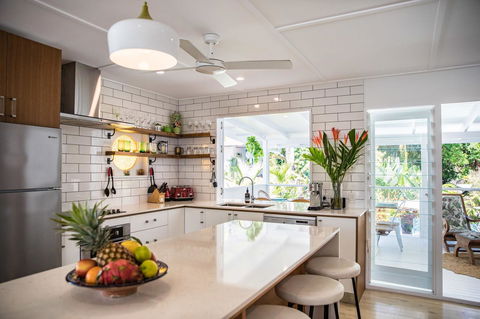 Jamaica Beach House - Redcliffe Tourism 3
