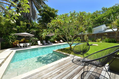 Jamaica Beach House - Redcliffe Tourism 4