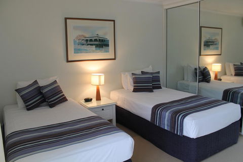 Argosy On The Beach - Redcliffe Tourism 10