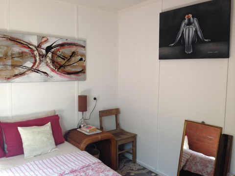 XYL Pets Friendly Seaside Boutique Guesthouse - Redcliffe Tourism 13