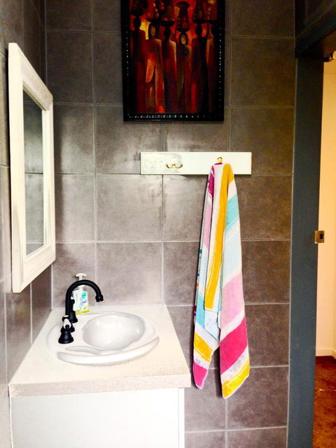 XYL Pets Friendly Seaside Boutique Guesthouse - Redcliffe Tourism 4