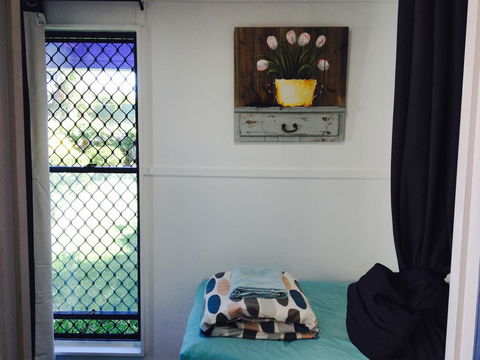 XYL Pets Friendly Seaside Boutique Guesthouse - Redcliffe Tourism 7