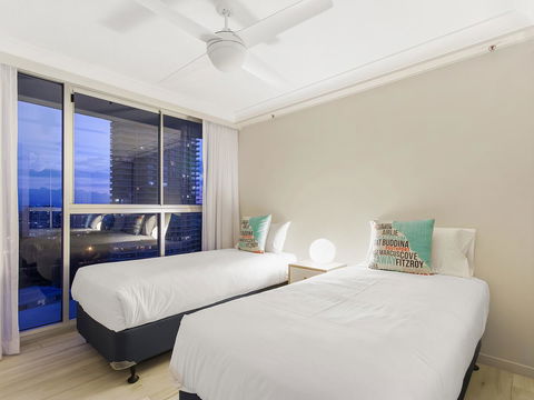 Sunbird Beach Resort Main Beach - Redcliffe Tourism 6