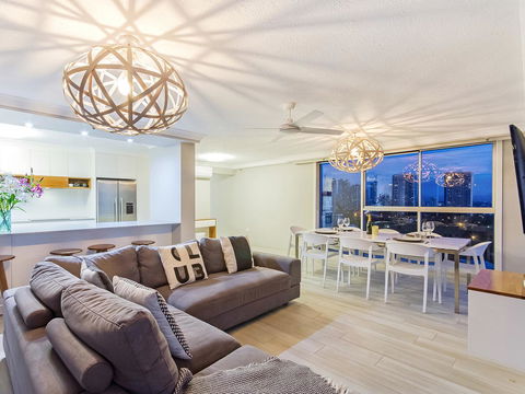Sunbird Beach Resort Main Beach - Redcliffe Tourism 4