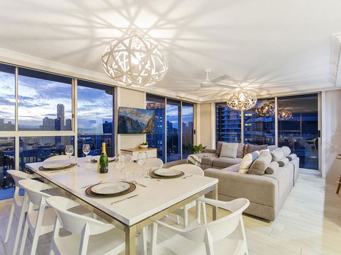 Sunbird Beach Resort Main Beach - Redcliffe Tourism 1