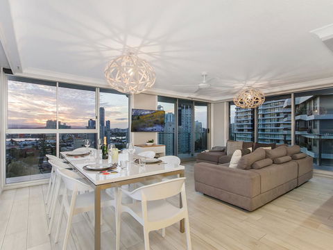 Sunbird Beach Resort Main Beach - Redcliffe Tourism 11