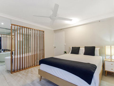 Sunbird Beach Resort Main Beach - Redcliffe Tourism 7