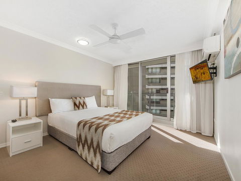 Sunbird Beach Resort Main Beach - Redcliffe Tourism 24