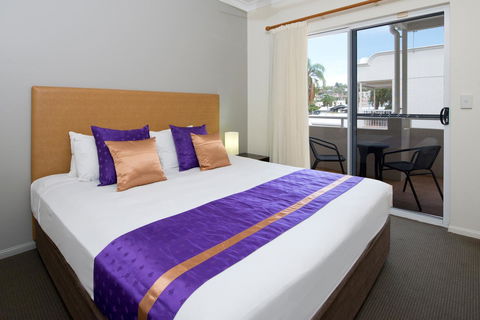 Park Regis Anchorage - Redcliffe Tourism 16