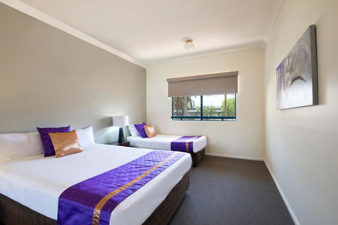 Park Regis Anchorage - Redcliffe Tourism 14