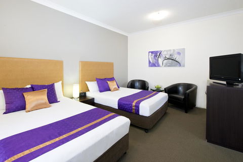 Park Regis Anchorage - Redcliffe Tourism 15