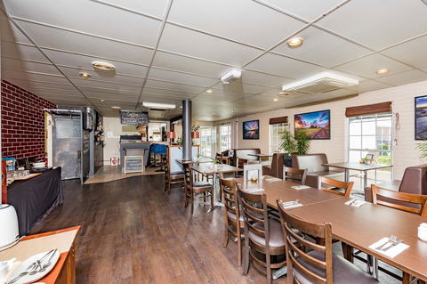 Takalvan Motel - Redcliffe Tourism 5