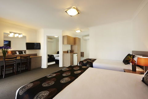 Takalvan Motel - Redcliffe Tourism 2