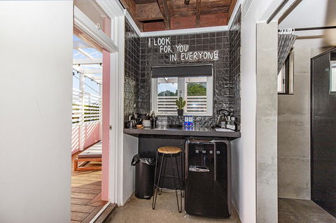 The Pink Hotel Coolangatta - Redcliffe Tourism 32
