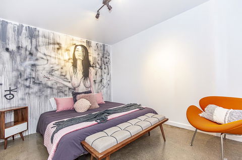 The Pink Hotel Coolangatta - Redcliffe Tourism 13