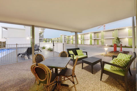 Mackay Oceanside Central Hotel Official - Redcliffe Tourism 19