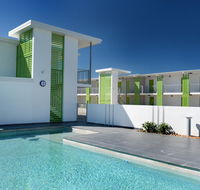 Mackay Oceanside Central Hotel - Redcliffe Tourism