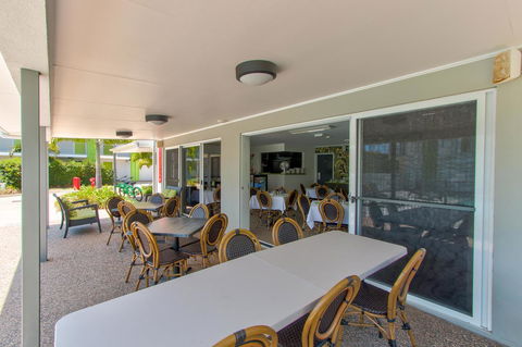 Mackay Oceanside Central Hotel Official - Redcliffe Tourism 15