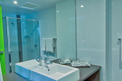 Mackay Oceanside Central Hotel Official - Redcliffe Tourism 13