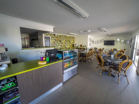 Mackay Oceanside Central Hotel Official - Redcliffe Tourism 31