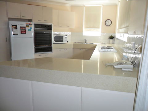 Grosvenor Beachfront Apartments Surfers Paradise - Redcliffe Tourism 15