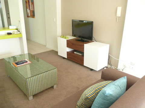 Grosvenor Beachfront Apartments Surfers Paradise - Redcliffe Tourism 24