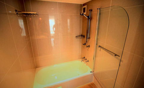 Grosvenor Beachfront Apartments Surfers Paradise - Redcliffe Tourism 34