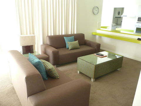 Grosvenor Beachfront Apartments Surfers Paradise - Redcliffe Tourism 8