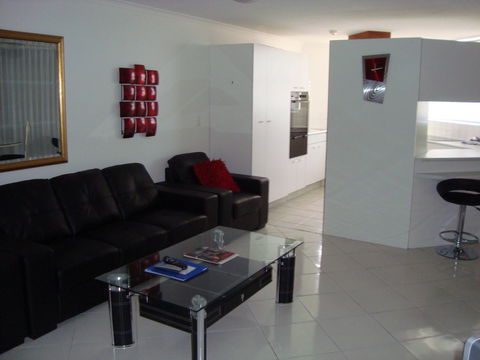 Grosvenor Beachfront Apartments Surfers Paradise - Redcliffe Tourism 36