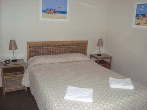 Grosvenor Beachfront Apartments Surfers Paradise - Redcliffe Tourism 13