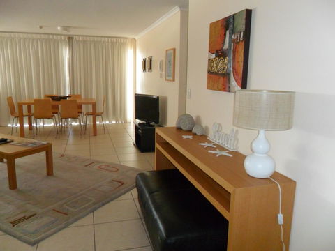 Grosvenor Beachfront Apartments Surfers Paradise - Redcliffe Tourism 10