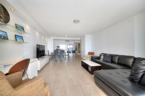 The Towers Of Chevron Renaissance - Holidays Gold Coast - Redcliffe Tourism 21