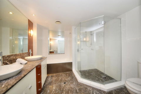 The Towers Of Chevron Renaissance - Holidays Gold Coast - Redcliffe Tourism 16