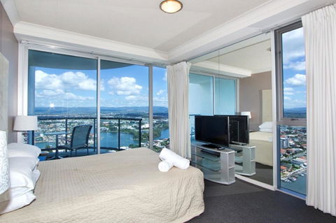 The Towers Of Chevron Renaissance - Holidays Gold Coast - Redcliffe Tourism 8