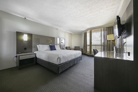 Novotel Surfers Paradise - Redcliffe Tourism 6