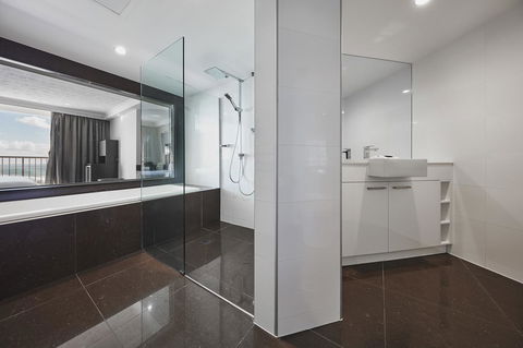 Novotel Surfers Paradise - Redcliffe Tourism 20