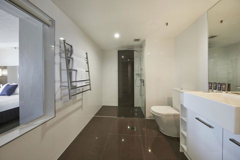 Novotel Surfers Paradise - Redcliffe Tourism 30